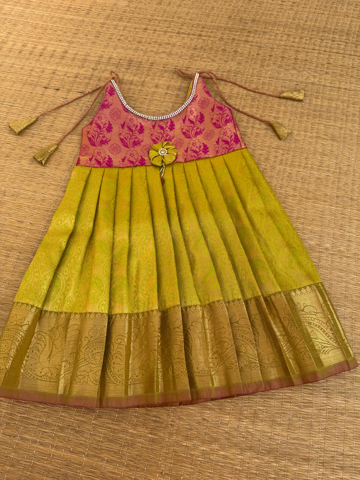 Little Dhiya - LightGreen with Pink Tie knot frock