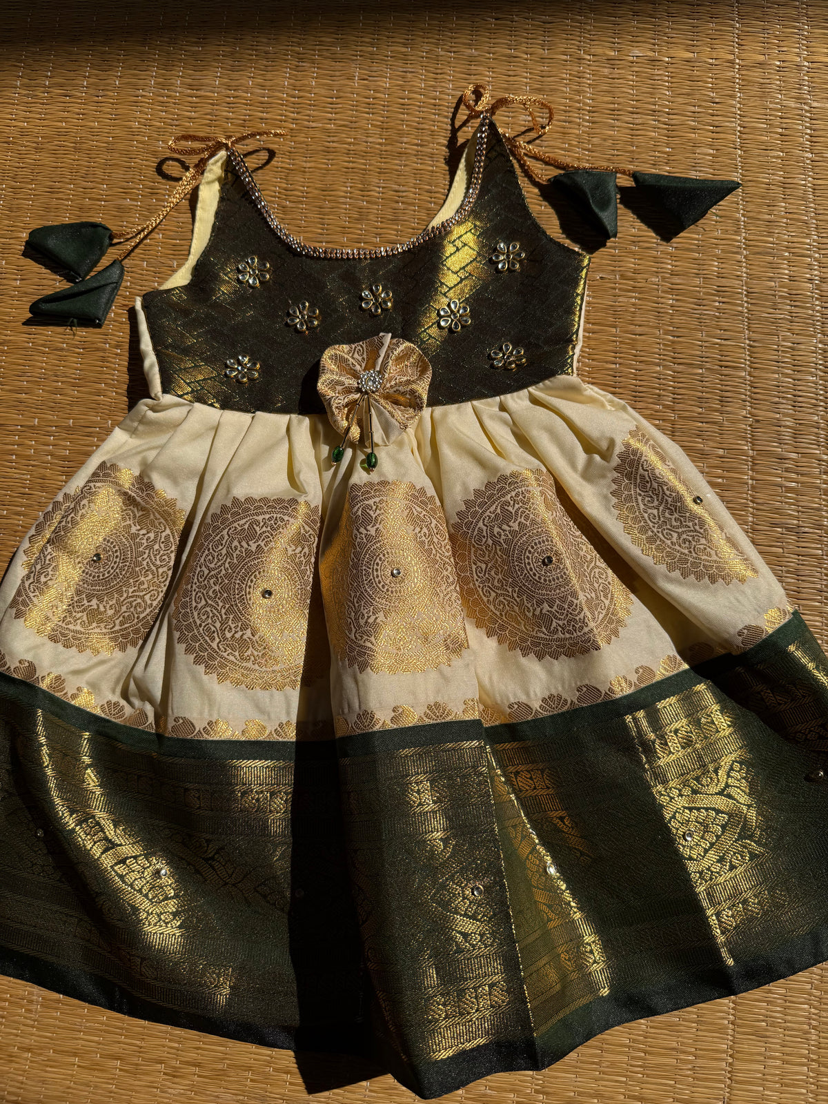 Little Dhiya - White with DarkGreen Tie knot frock